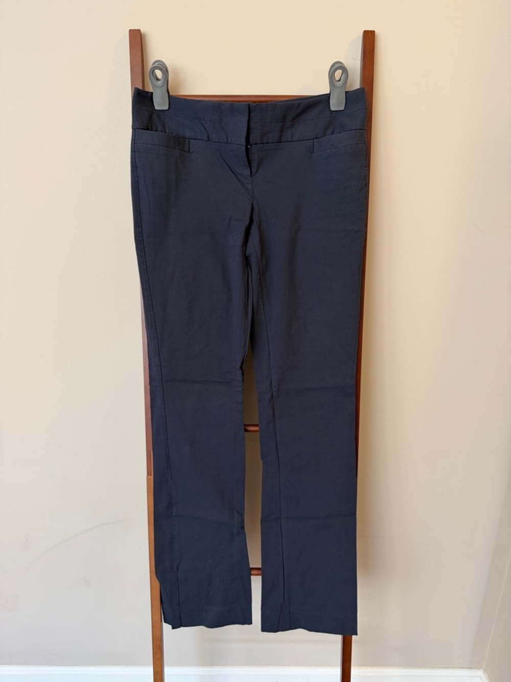 The Limited Straight Leg Pants in Navy